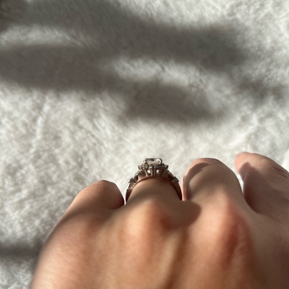 Engagement ring - replica - Picture 3 of 7